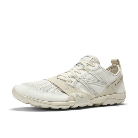 District Vision and New Balance MT10O