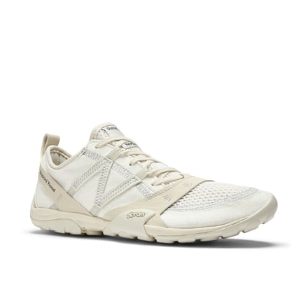 District Vision and New Balance MT10O