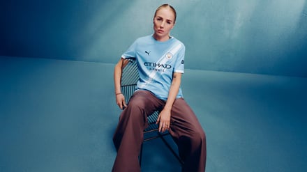 マンチェスター・シティFC(Manchester City FC)」の2025-26シーズンのホームキット