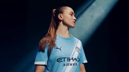 マンチェスター・シティFC(Manchester City FC)」の2025-26シーズンのホームキット