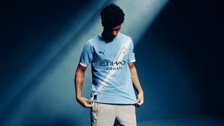 マンチェスター・シティFC(Manchester City FC)」の2025-26シーズンのホームキット