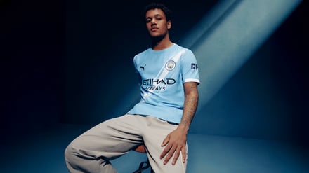 マンチェスター・シティFC(Manchester City FC)」の2025-26シーズンのホームキット