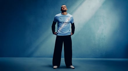 マンチェスター・シティFC(Manchester City FC)」の2025-26シーズンのホームキット