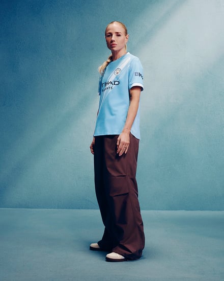 マンチェスター・シティFC(Manchester City FC)」の2025-26シーズンのホームキット