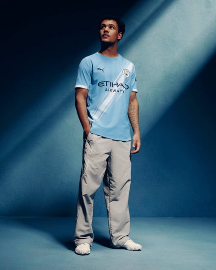マンチェスター・シティFC(Manchester City FC)」の2025-26シーズンのホームキット