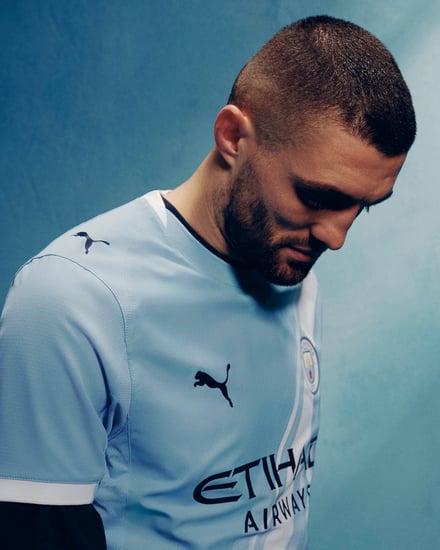 マンチェスター・シティFC(Manchester City FC)」の2025-26シーズンのホームキット