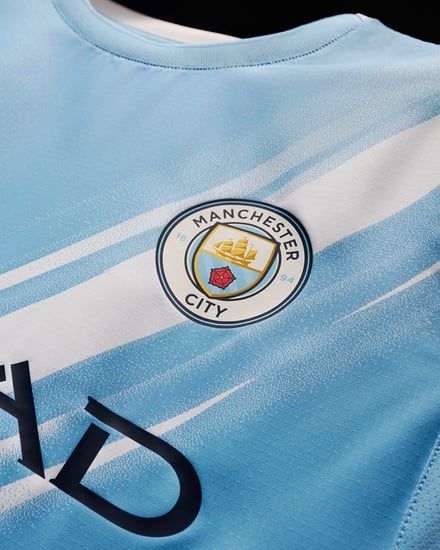 マンチェスター・シティFC(Manchester City FC)」の2025-26シーズンのホームキット
