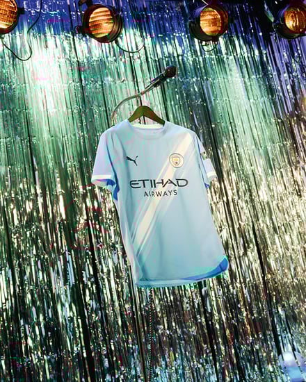 マンチェスター・シティFC(Manchester City FC)」の2025-26シーズンのホームキット