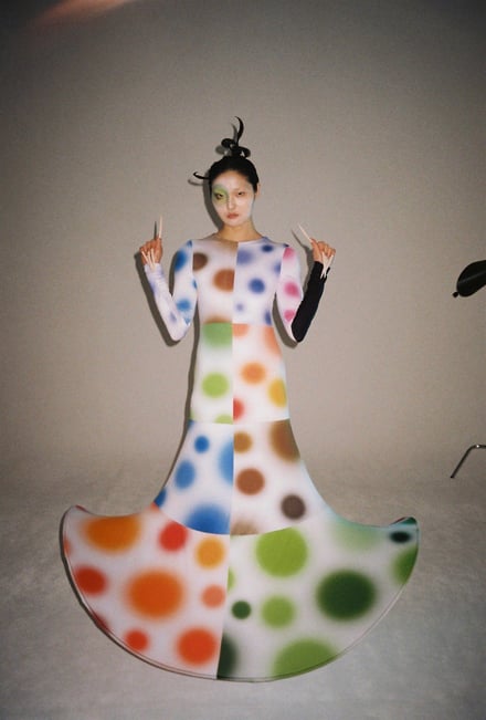韓国発ブランド「ソヌ(SUN WOO)」のアイテムのルック画像