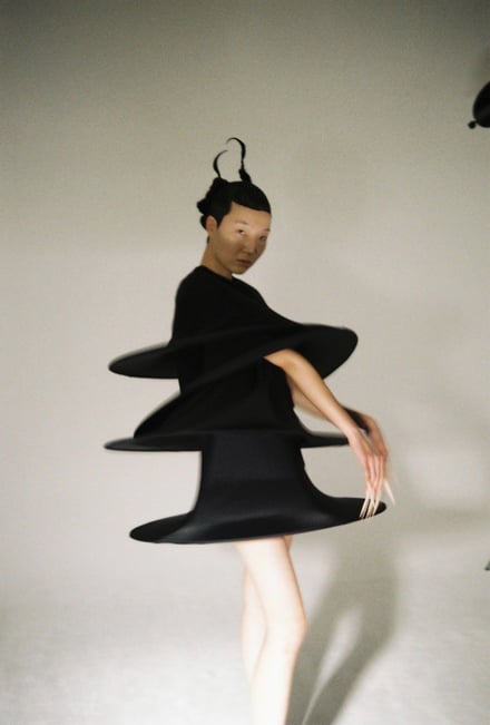 韓国発ブランド「ソヌ(SUN WOO)」のアイテムのルック画像