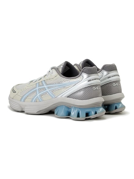 ASICSとemmiとのコラボアイテム