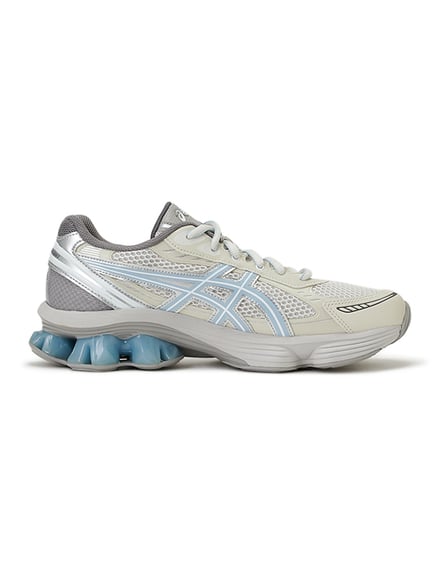 ASICSとemmiとのコラボアイテム