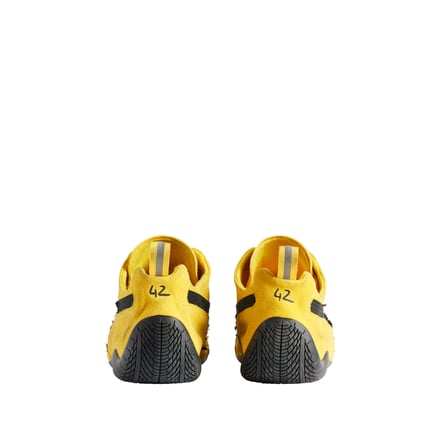 Balenciagaとプーマのコラボルック alt