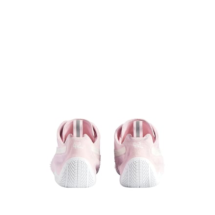 Balenciagaとプーマのコラボルック alt