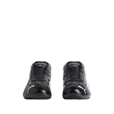 Balenciagaとプーマのコラボルック alt
