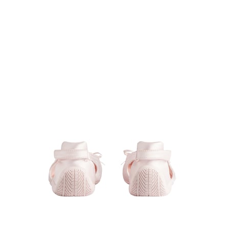 Balenciagaとプーマのコラボルック alt