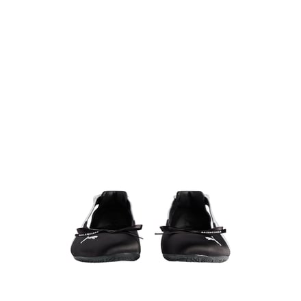 Balenciagaとプーマのコラボルック alt