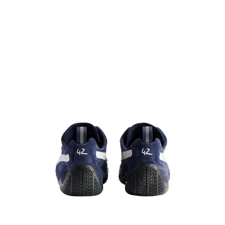 Balenciagaとプーマのコラボルック alt