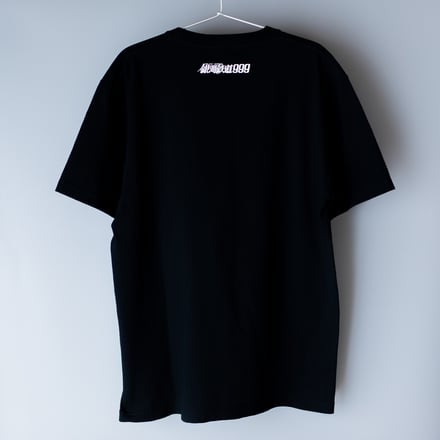 黒の半袖Tシャツ