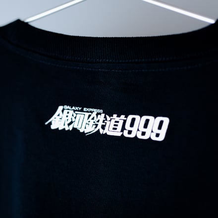 黒の半袖Tシャツ