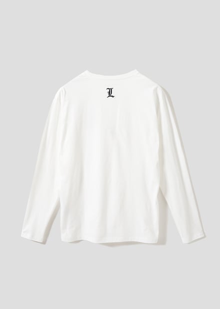 白のロングTシャツ