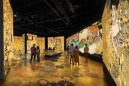 クリムト・アライブの展示の様子