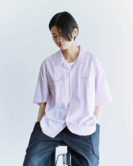 シャツを着た人