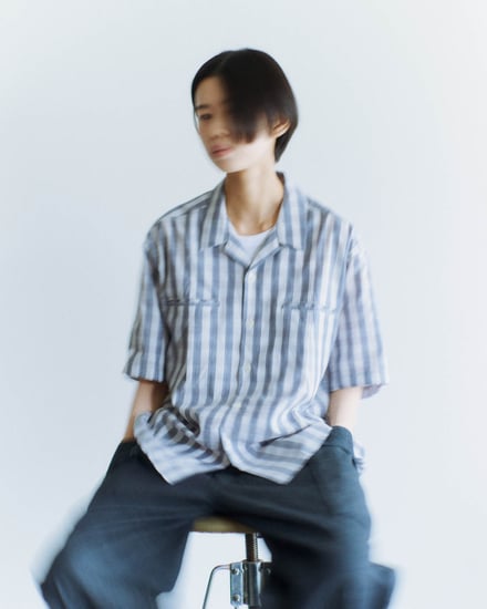 シャツを着た人