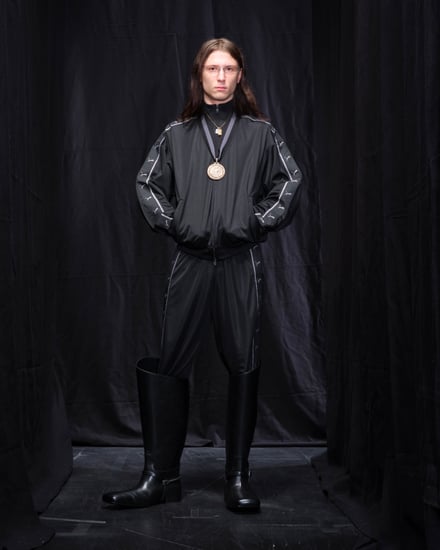 Balenciagaとプーマのコラボルック alt