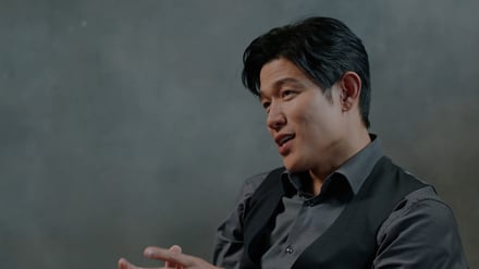 時計をつけた男性