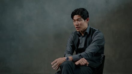 時計をつけた男性