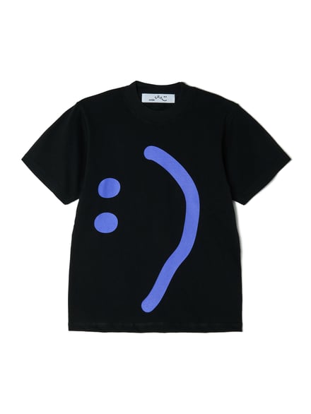 黒のTシャツ