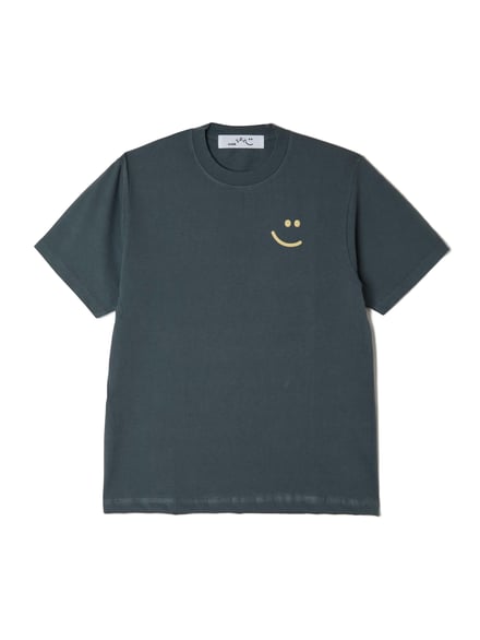 ネイビーのTシャツ
