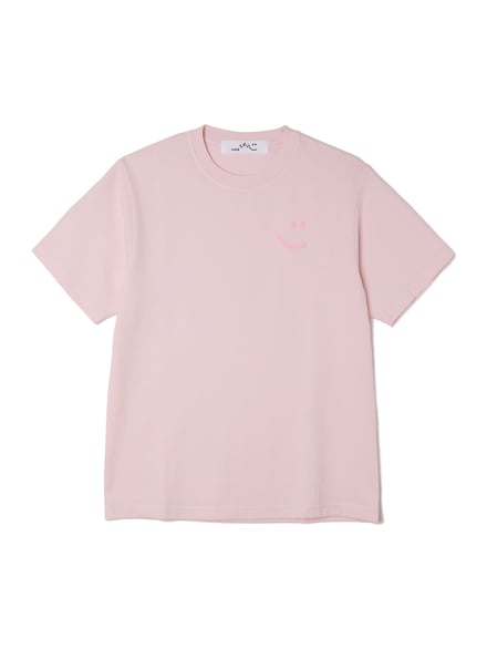 ピンクのTシャツ