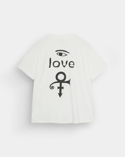 ホワイトのTシャツ