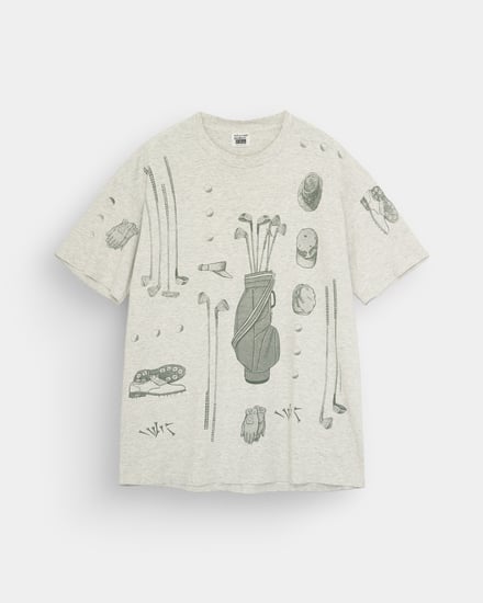 ホワイトのTシャツ
