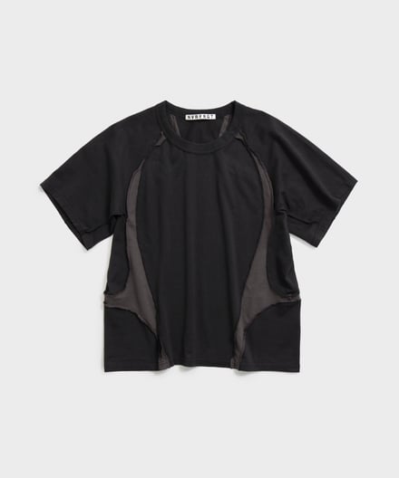 黒Tシャツ