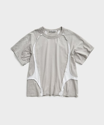グレーTシャツ