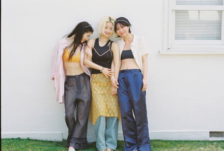 女性