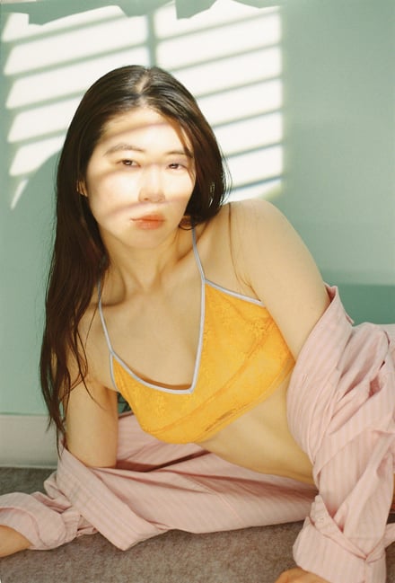 女性