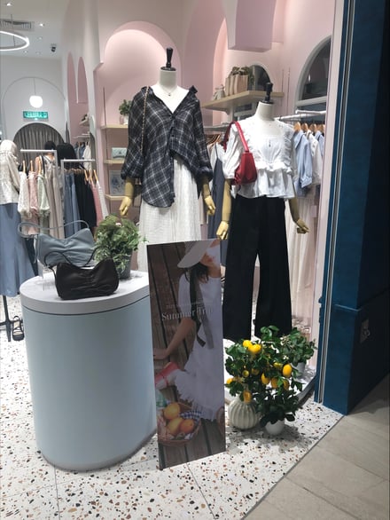 earth music&ecology 「三井ショッピングパーク ららぽーと ブキッ・ビンタン シティ センター」店 店舗内装