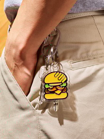 HUMAN MADE x SHAKE SHACK KEY RING & PINS
