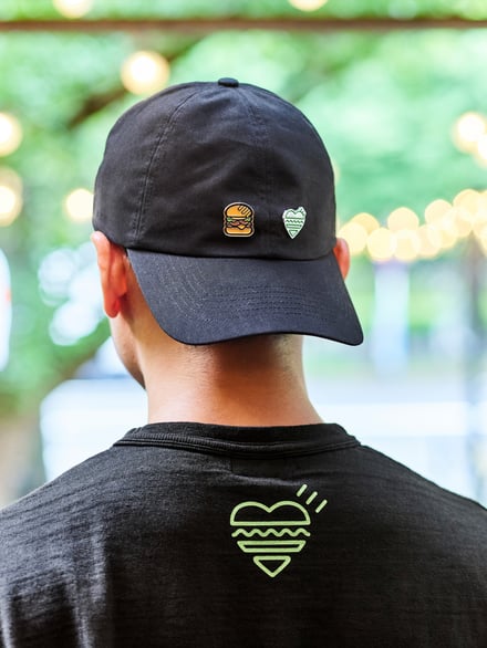 HUMAN MADE x SHAKE SHACK KEY RING & PINS