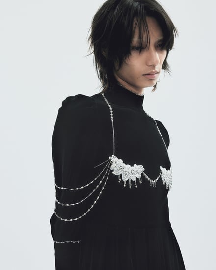 女性