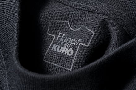 黒いTシャツ