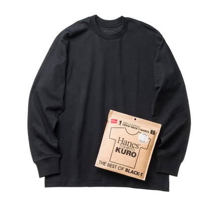 黒いTシャツとパッケージ
