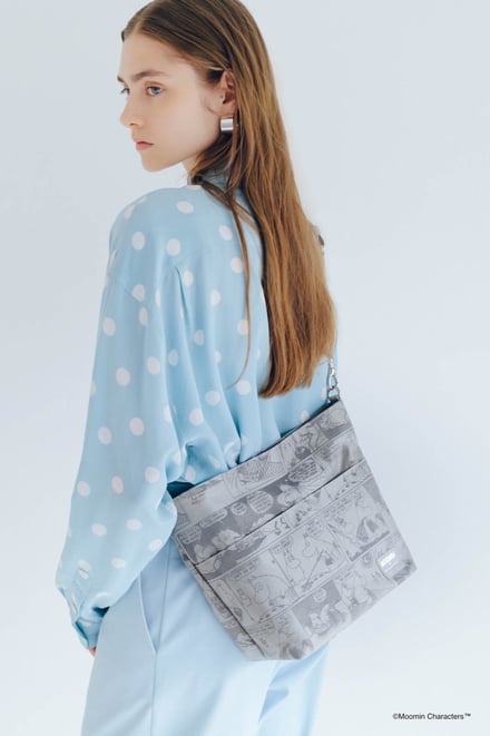 バッグと女性