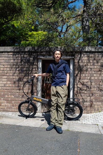 MATE. BIKEに乗る山田優と窪塚洋介