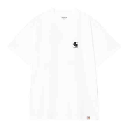 グラフィックをプリントした白いTシャツの前面