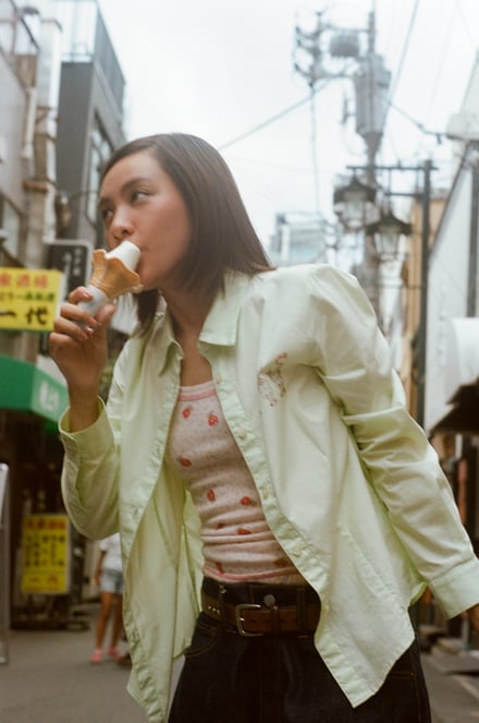 女性